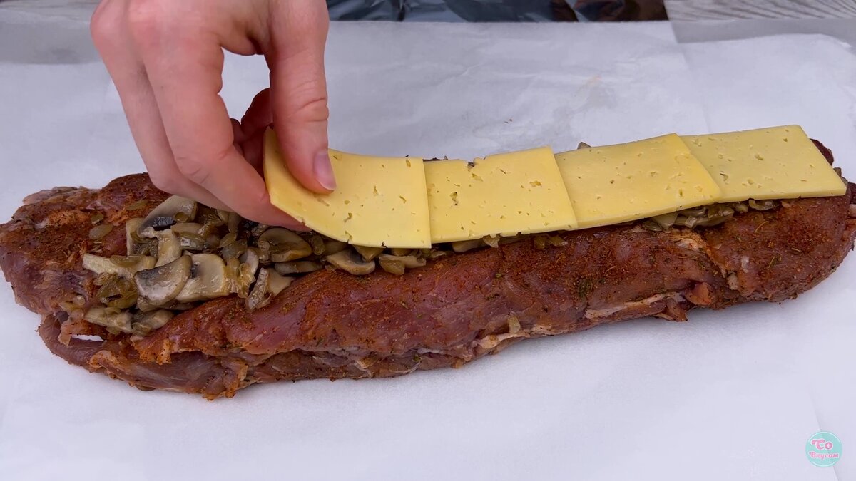 Mușchiuleț de porc, umplut cu ciuperci 