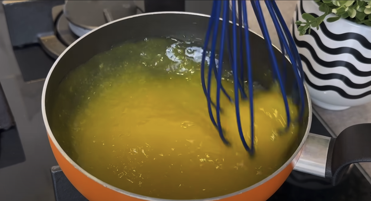 Desert de pișcoturi cu cremă de smântână și portocale