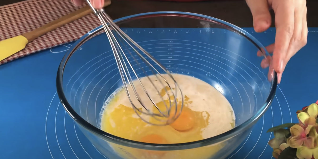  Melci pufoși cu scorțișoară și glazură de br&acirc;nză