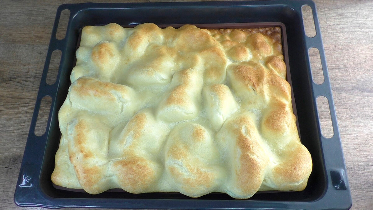 Ruladă cu fructe și br&acirc;nză dulce