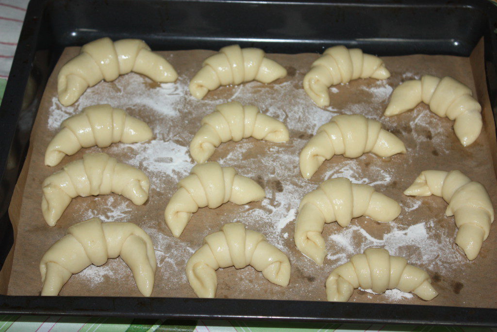 Croissante franțuzești fără umplutură