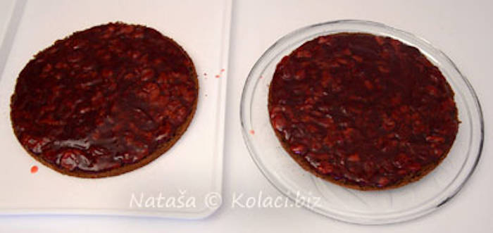 Tort Padurea Neagra preparare umplutura