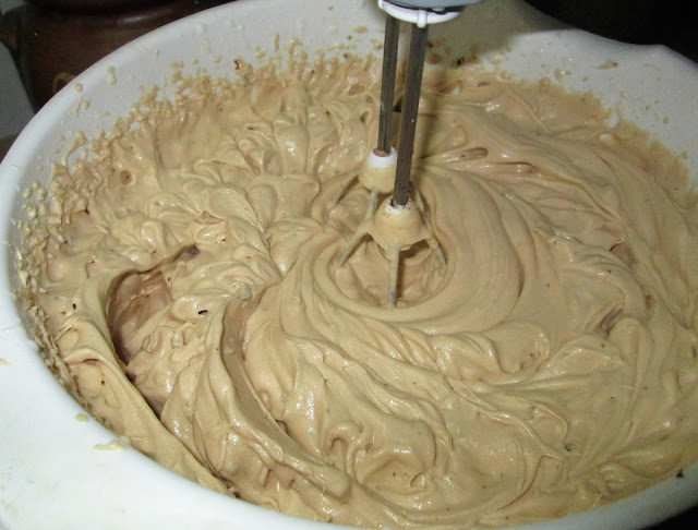 Desert cu budincă și spumă de cafea