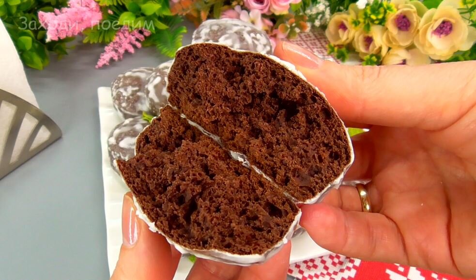 Turtă dulce cu cacao și glazură