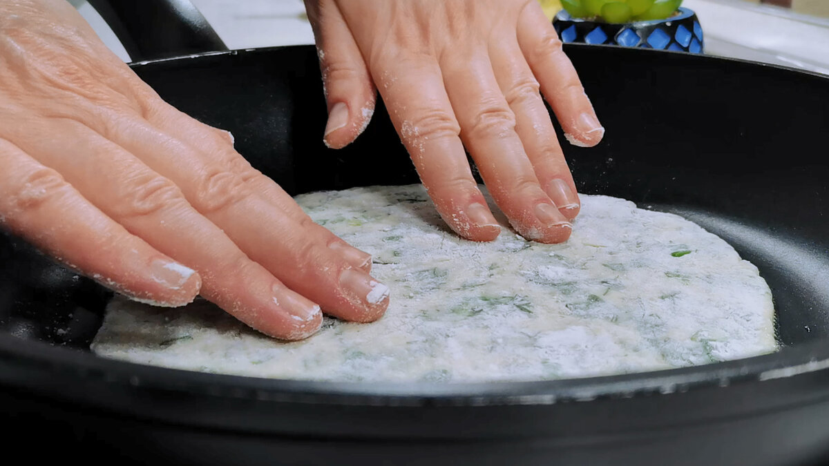 Turte (lipii) din cartofi și verdeață