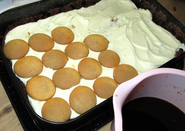 Prăjitură Latte Macchiato &ndash; Cu lapte și cafea, simplu (rețetă pentru o tavă mare)