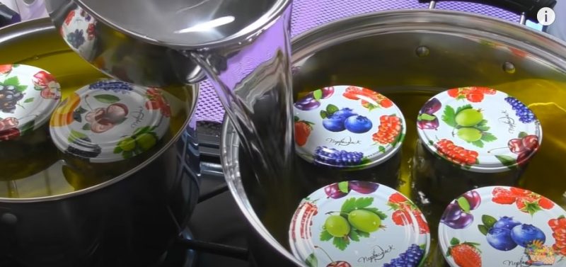 Salată delicioasă de vinete: rețetă testată. Iarna vei regreta dacă nu ai pregătit destule borcane