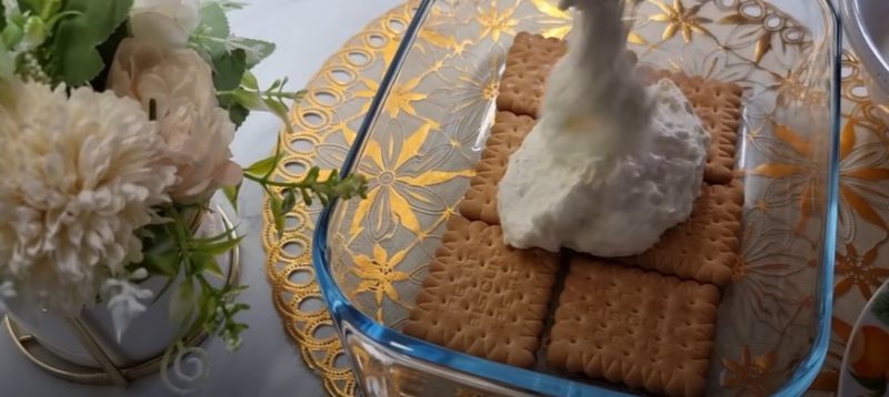 Desert de casă pe care nu mă voi sătura niciodată să-l mănânc. Tort rapid și cremos