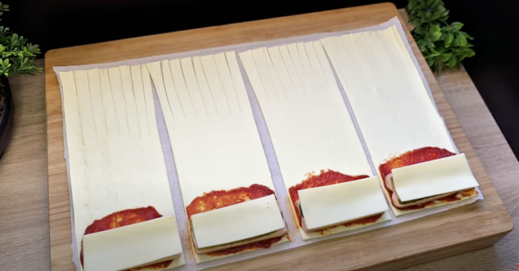 Plicuri HOT-DOG crocante din aluat foietaj: