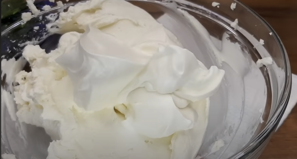 Tort de clătite cu cacao și cremă de miere și br&acirc;nză - O DESĂV&Acirc;RȘIRE PE FARFURIE!