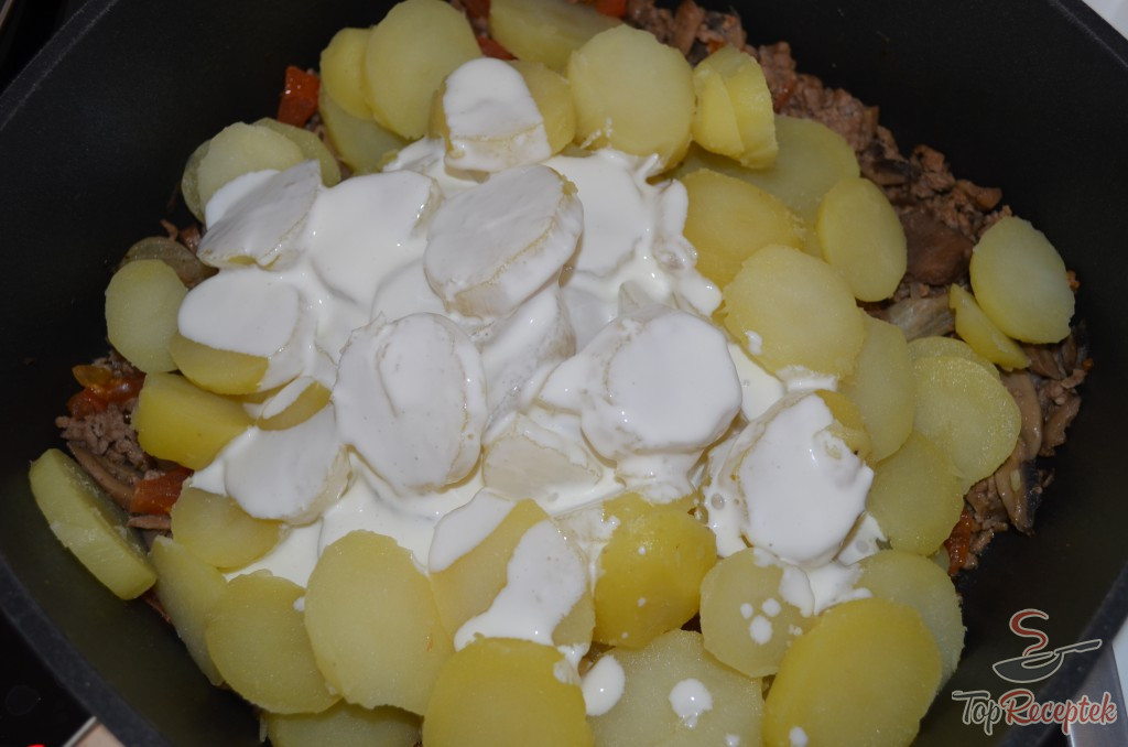 smantana cartofi carne tocata