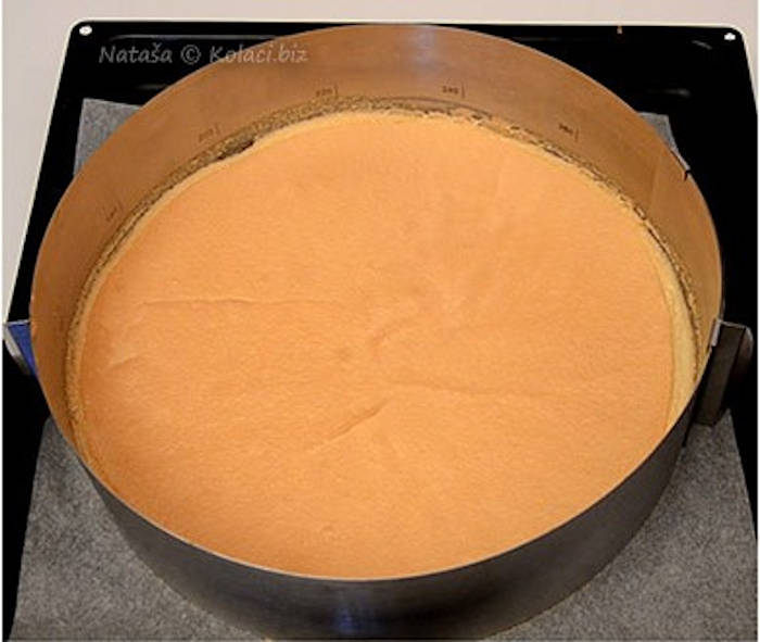 Tort Nesquik blat bezea