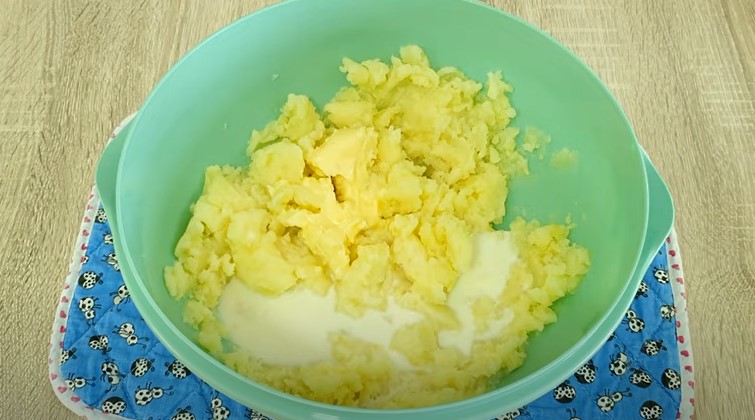 Placinta cu carne tocata