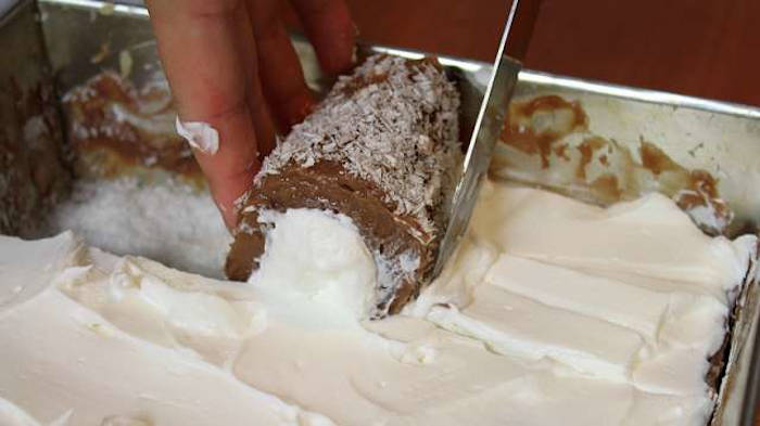 rulada cu frisca si cocos reteta simpla