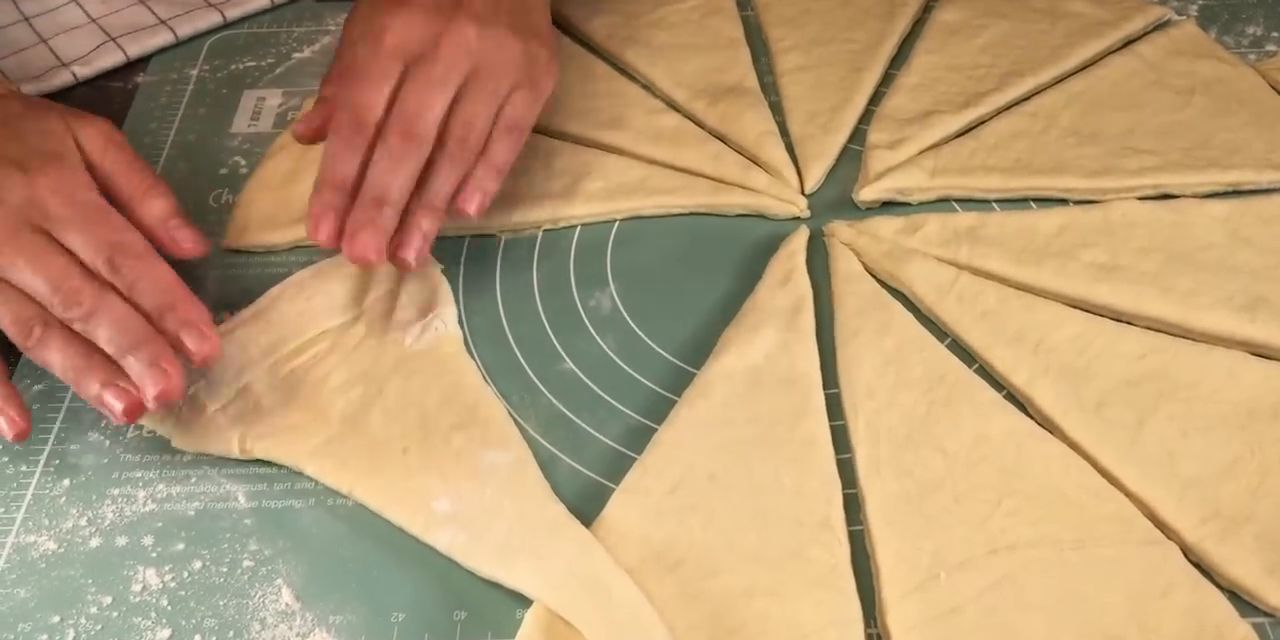 Croissante pufoase de casă, cu unt: copiii mei le adoră!