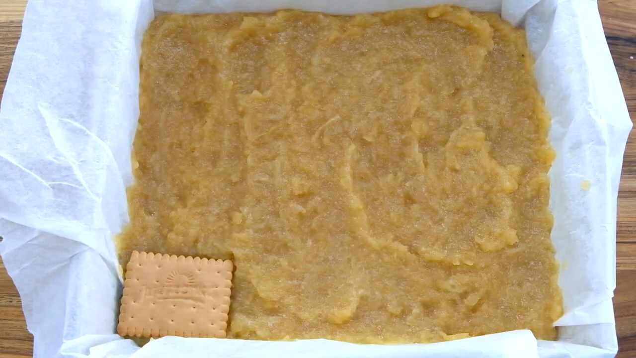 Tort de mere fără coacere &icirc;n 30 de minute: Acest tort de mere se topește &icirc;n gură