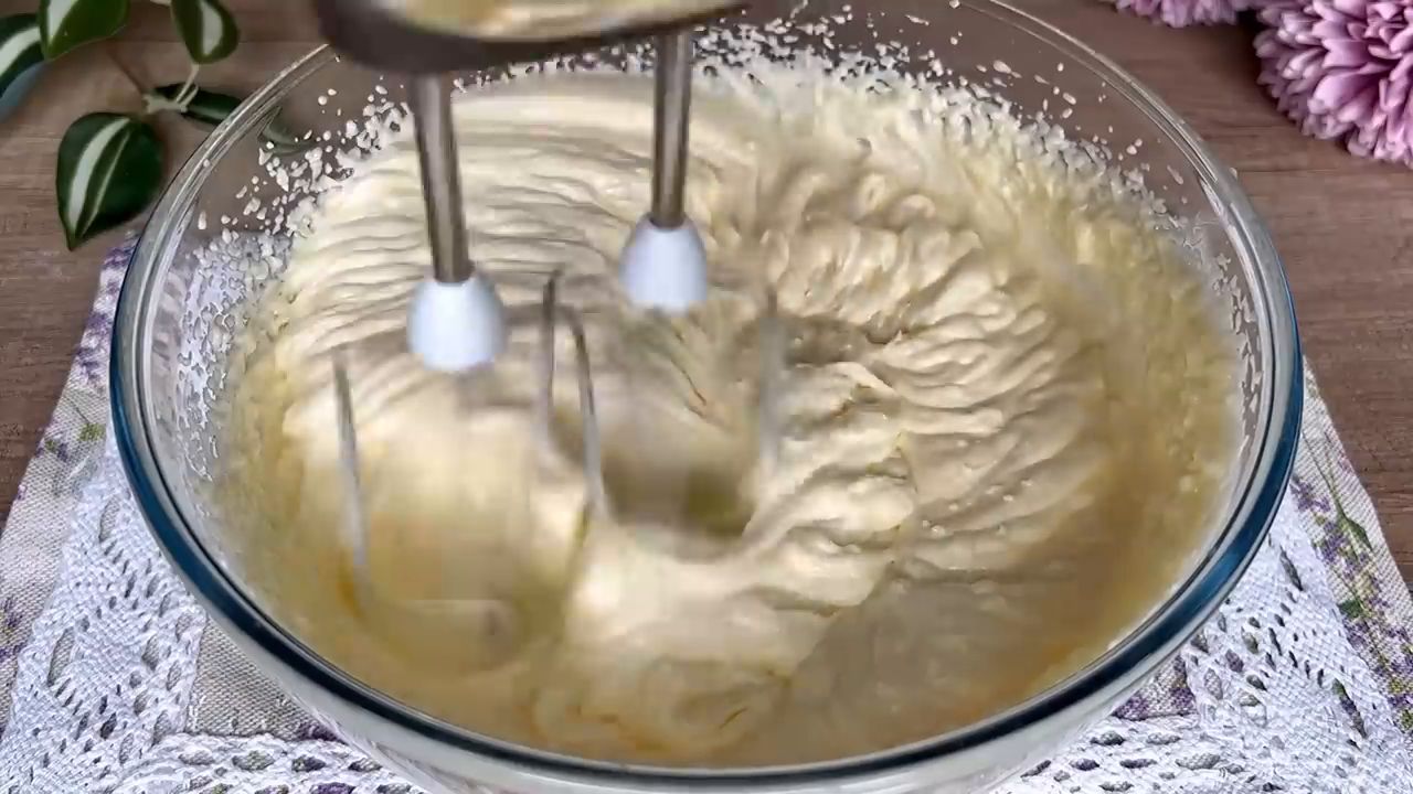 Prăjitură LAURA cu zmeură și cremă delicioasă de vanilie