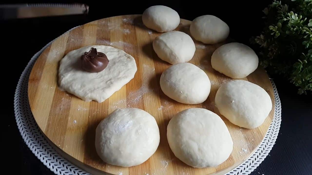 Chifle foarte gustoase umplute cu ciocolată