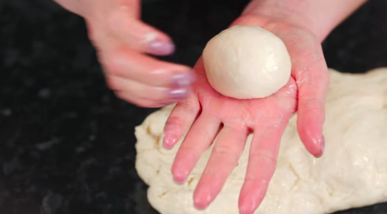  Rețetă universală de aluat cu drojdie pentru plăcinte și gogoși