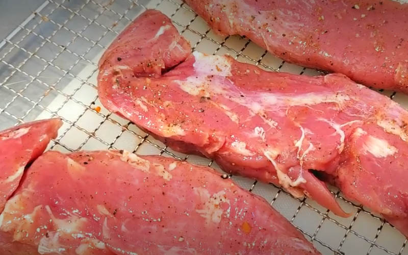 Mușchiuleț crud-uscat, preparat acasă: uite cum &icirc;l fac eu