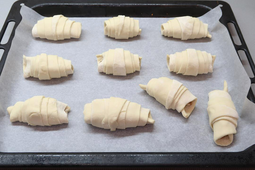 Croissante cu nucă și ciocolată: