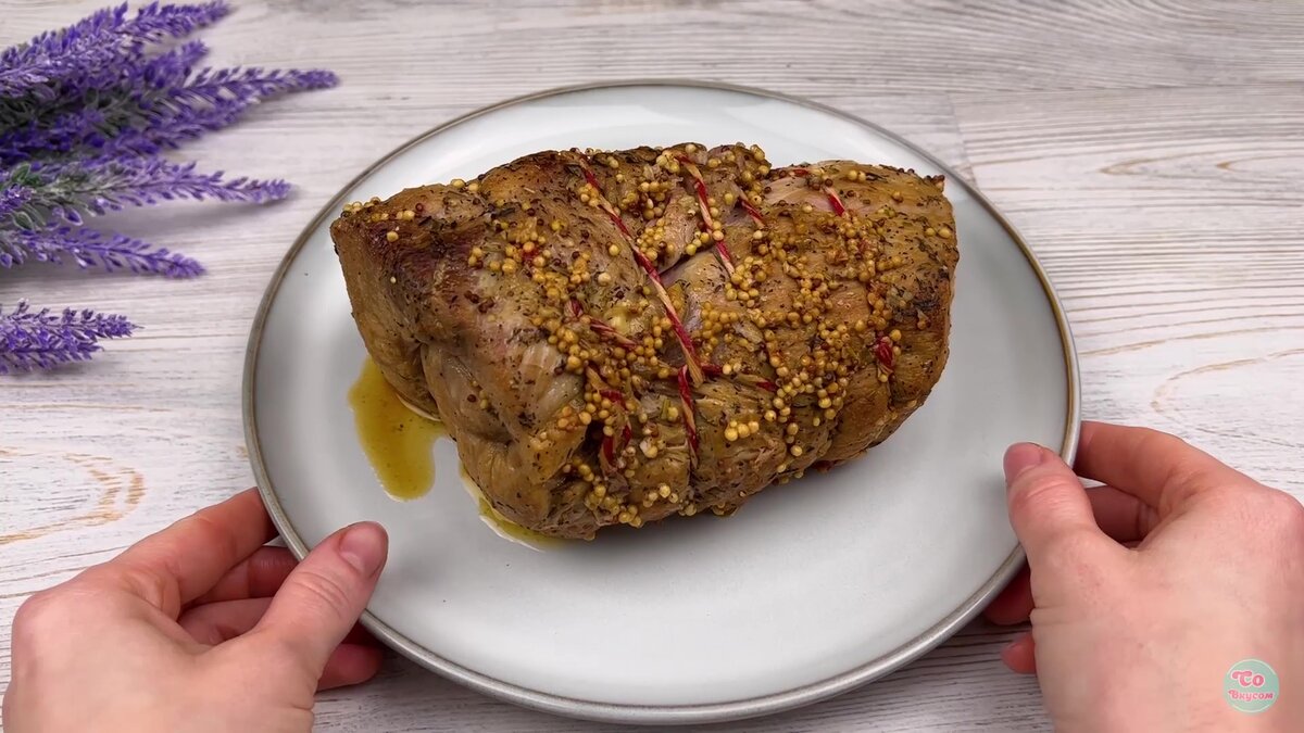 Cea mai suculentă friptură de porc, gătită la cuptor