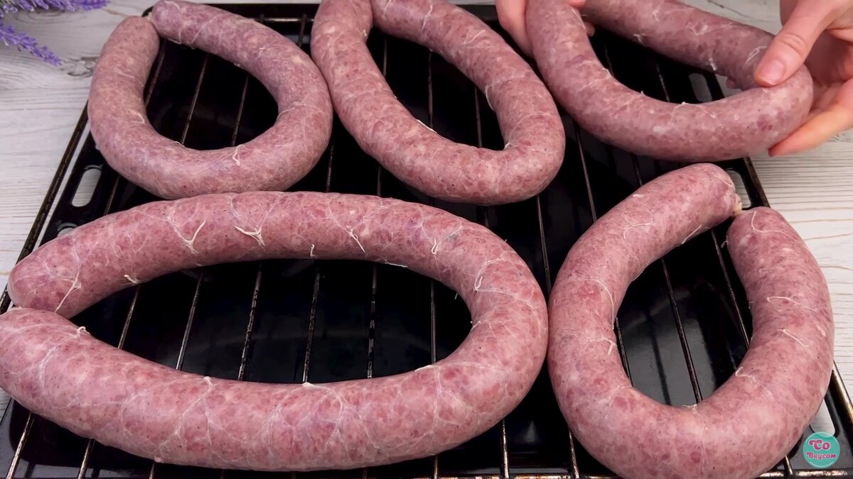 C&acirc;rnați de casă din carne de porc și vită - cea mai bună rețetă