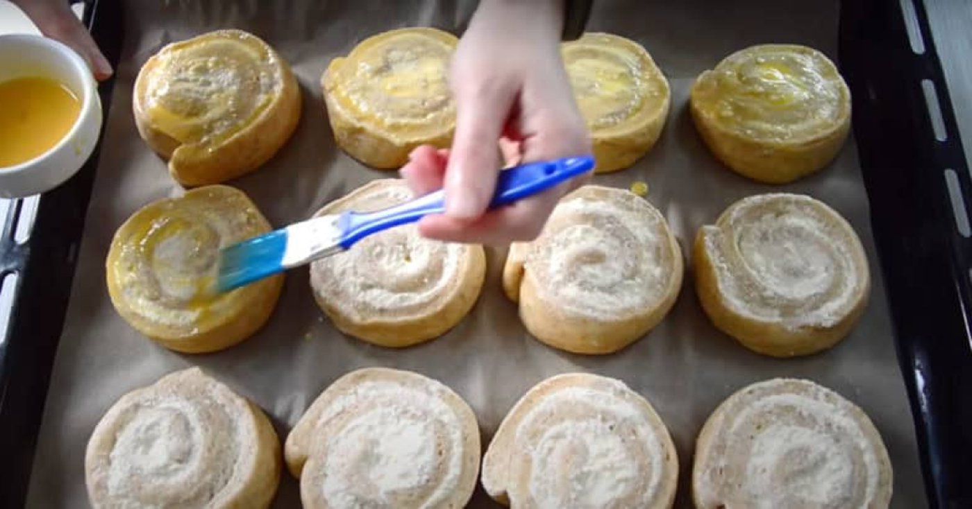 Chifle cu br&acirc;nză &ndash; rețetă cu poze