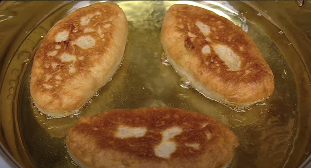 Chiftele prăjite din cartofi cu ceapă și mărar