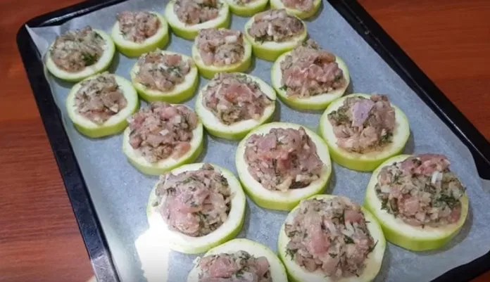 Rondele de dovlecei cu piept de pui pas 3