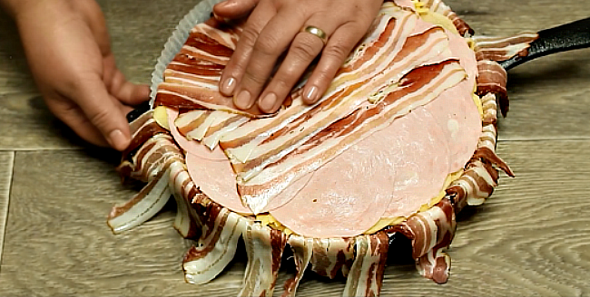 cartofi-la-cuptor-cu-bacon-acoperit-e1547829434267