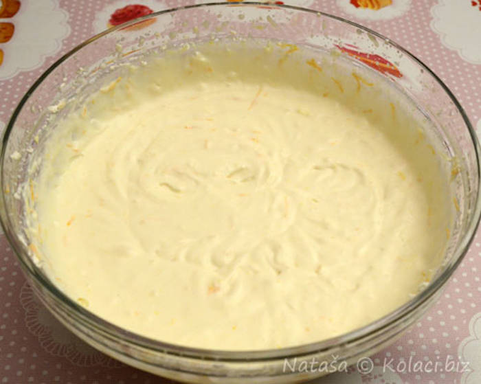 tort de morcovi crema preparare