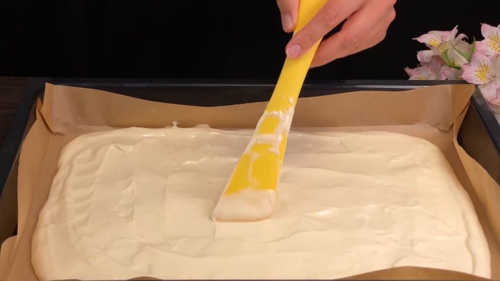 Prăjiturele cu cremă dulce-acrișoară de lăm&acirc;ie: foarte pufoase, cremoase și bune