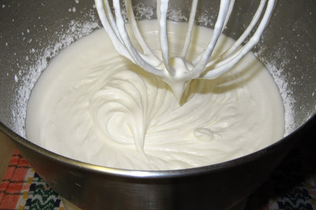  Prăjitură Cappuccino: cremoasă, cu zmeură și cremă delicioasă