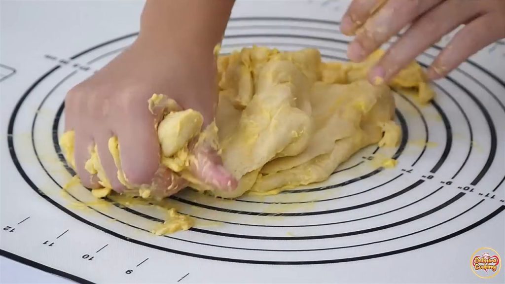 Gogoși-croissant umplute cu Nutella