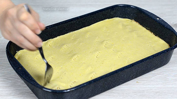 Prăjitură cu nucă și zahăr pudră ingrediente