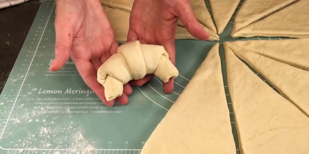 Croissante pufoase de casă, cu unt: copiii mei le adoră!