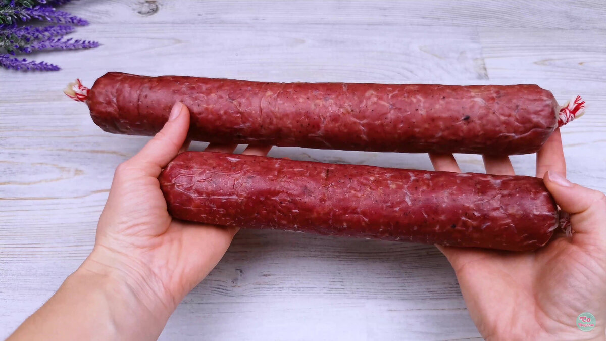 Salam de casă cu usturoi: poate fi afumat sau făcut la cuptor