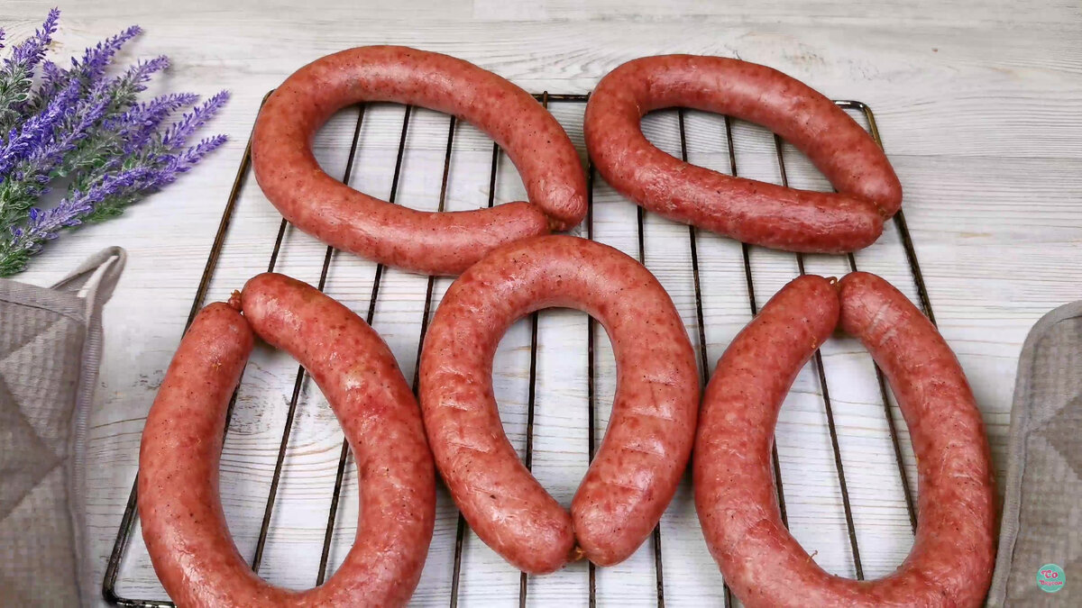 C&acirc;rnați de casă din carne vită-porc