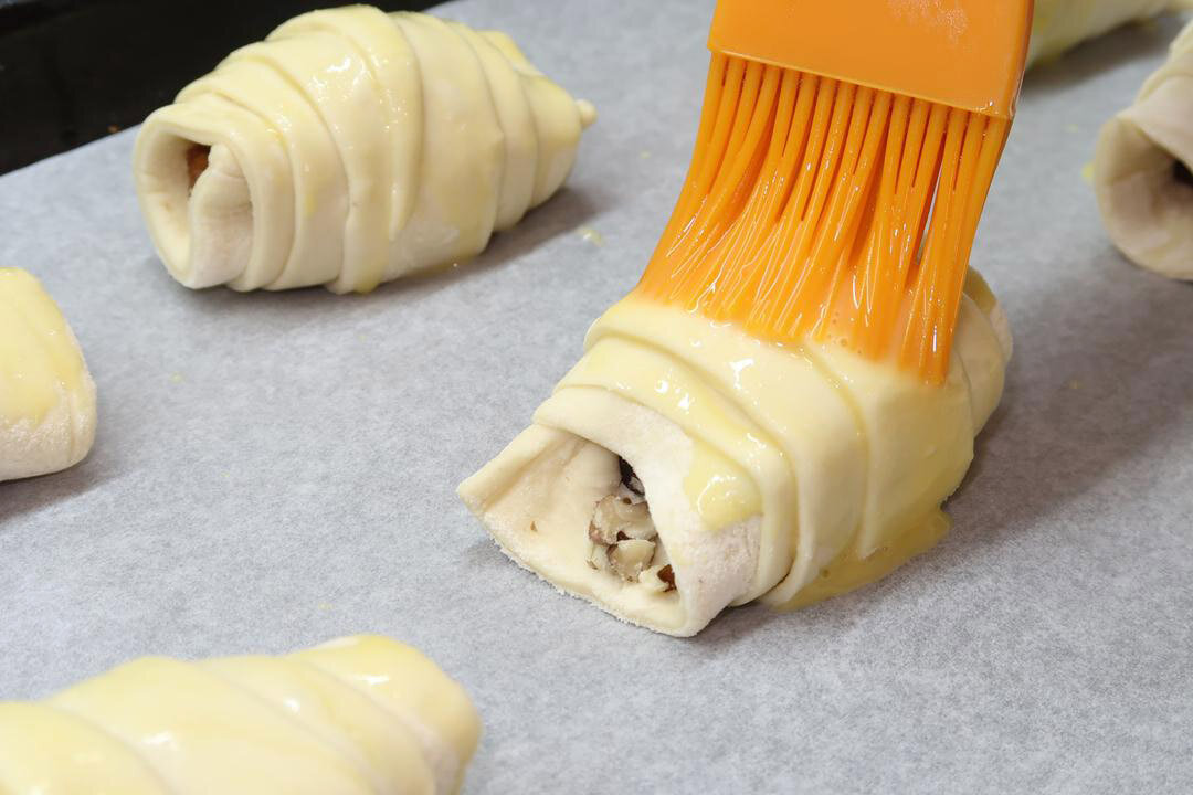 Croissante cu nucă și ciocolată: