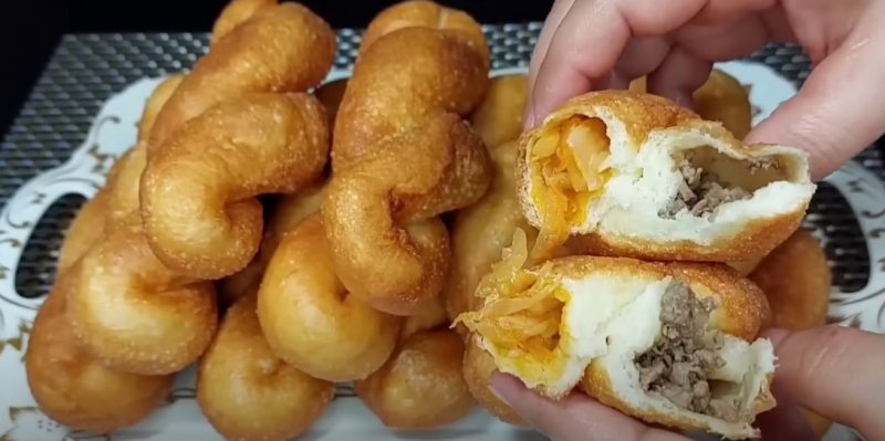 Mai gustoase dec&acirc;t belyashi și chebureki. Plăcinte pufoase cu orice umplutură: preferatele mele sunt cu carne și cartofi