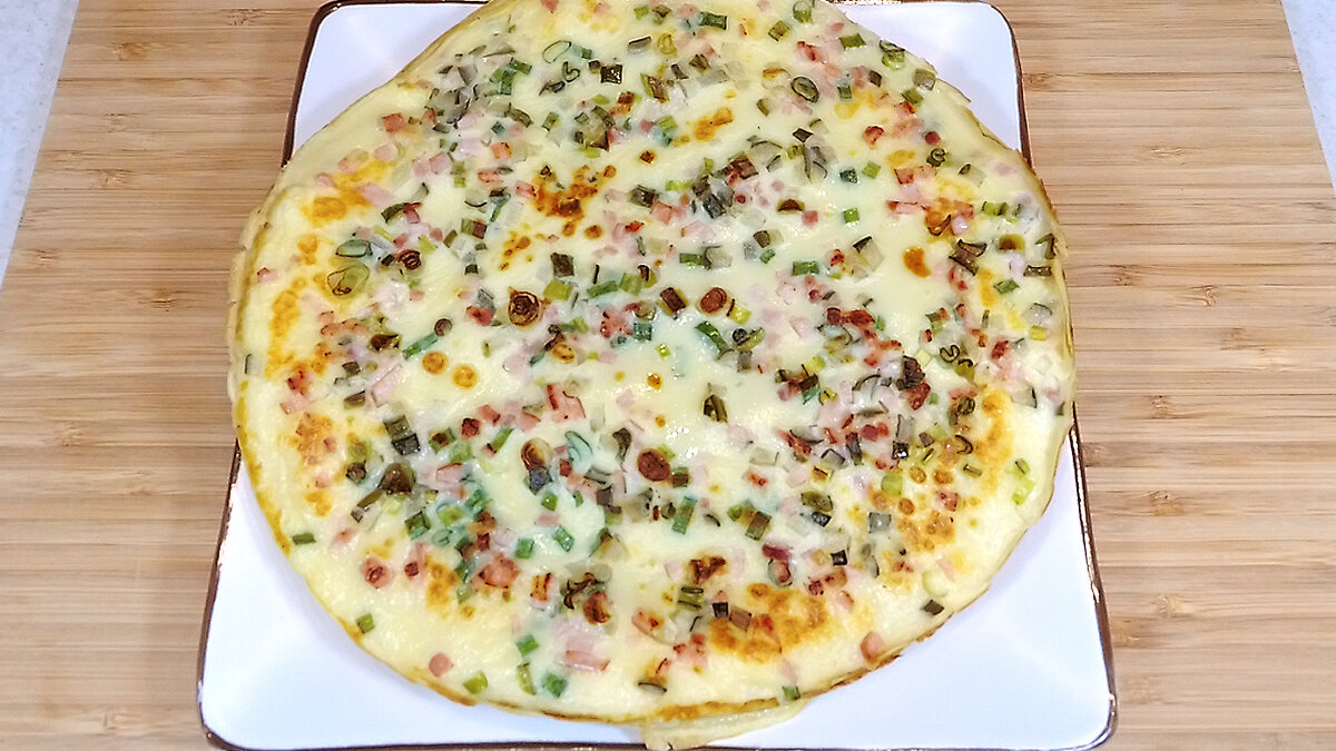 Clătite sărate cu șuncă și ceapă verde: 