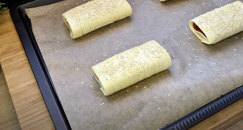 Plicuri HOT-DOG crocante din aluat foietaj: