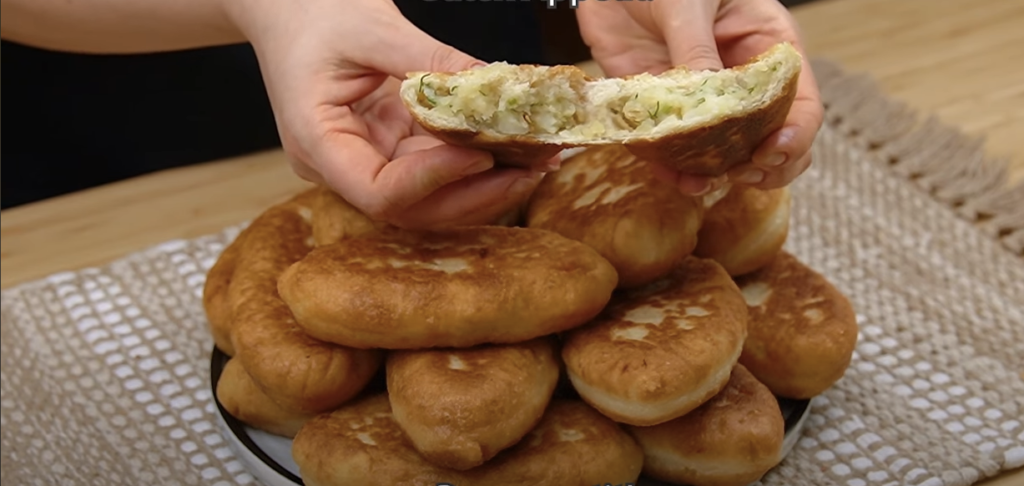 Chiftele prăjite din cartofi cu ceapă și mărar