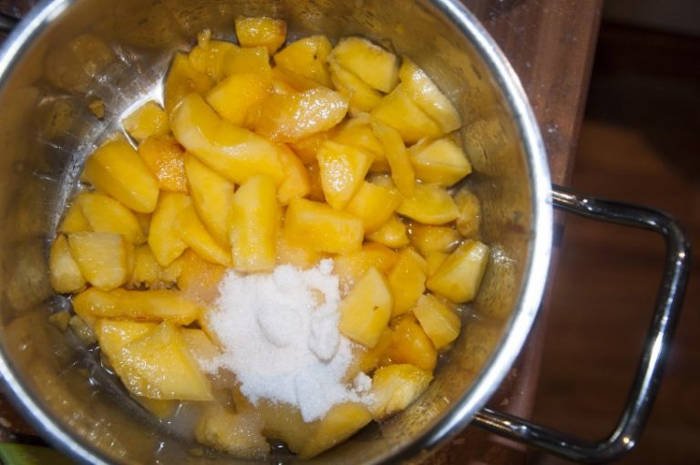 tort cu crema de iaurt preparare sos