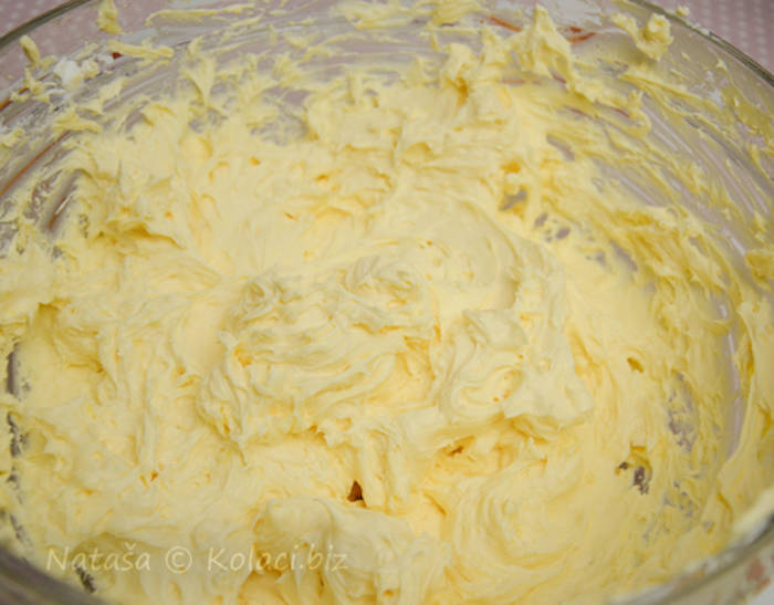 rulouri cu vanilie preparare crema