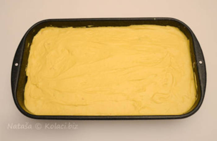 Prăjitură cu nucă și mere aluat