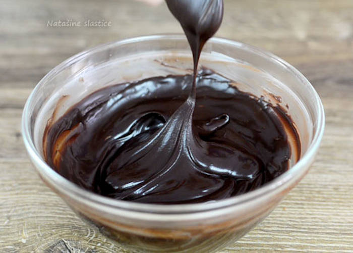 Prajitura cu budinca de caramel ganache