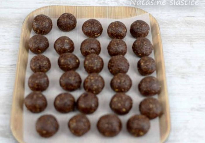 Tort cu nuca budinca si alune bile