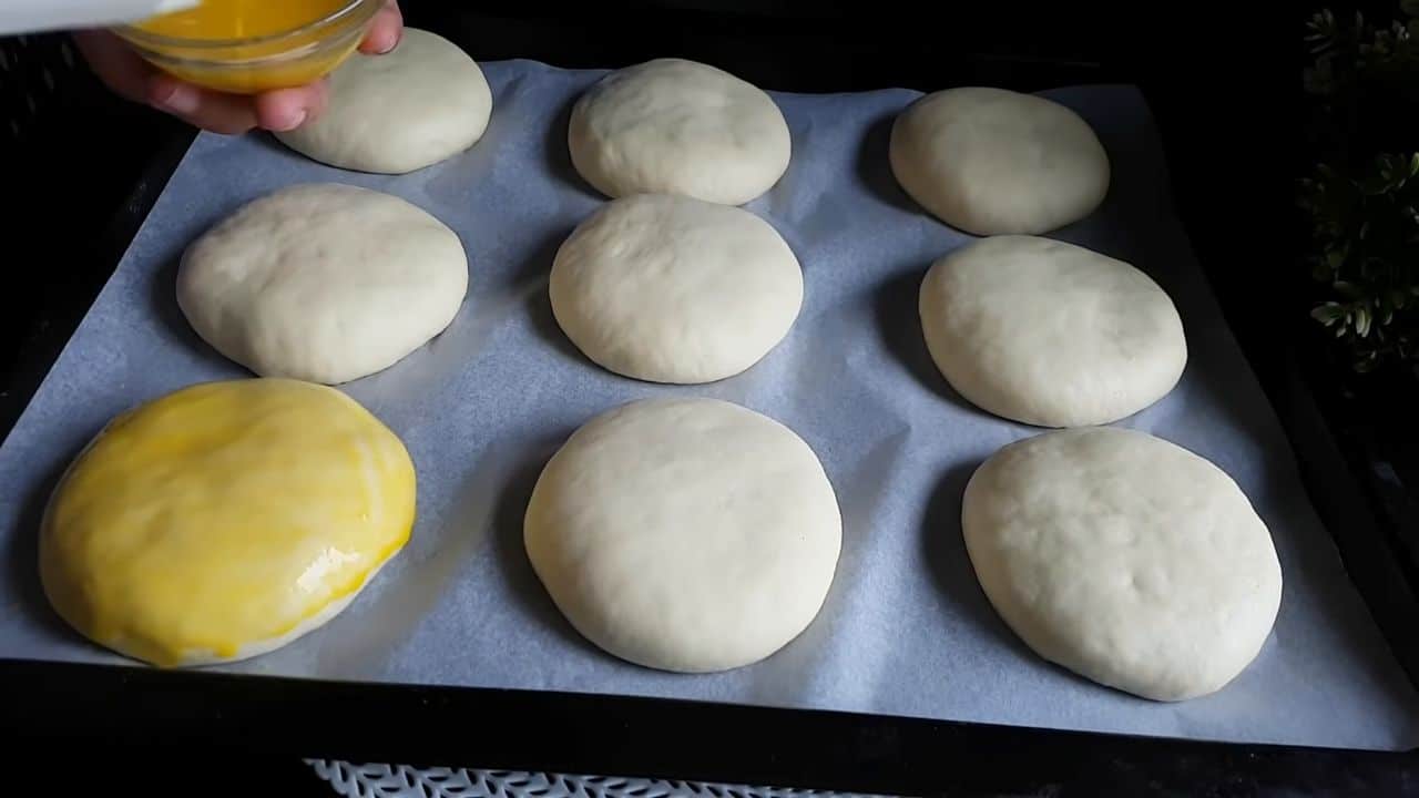 Chifle foarte gustoase umplute cu ciocolată